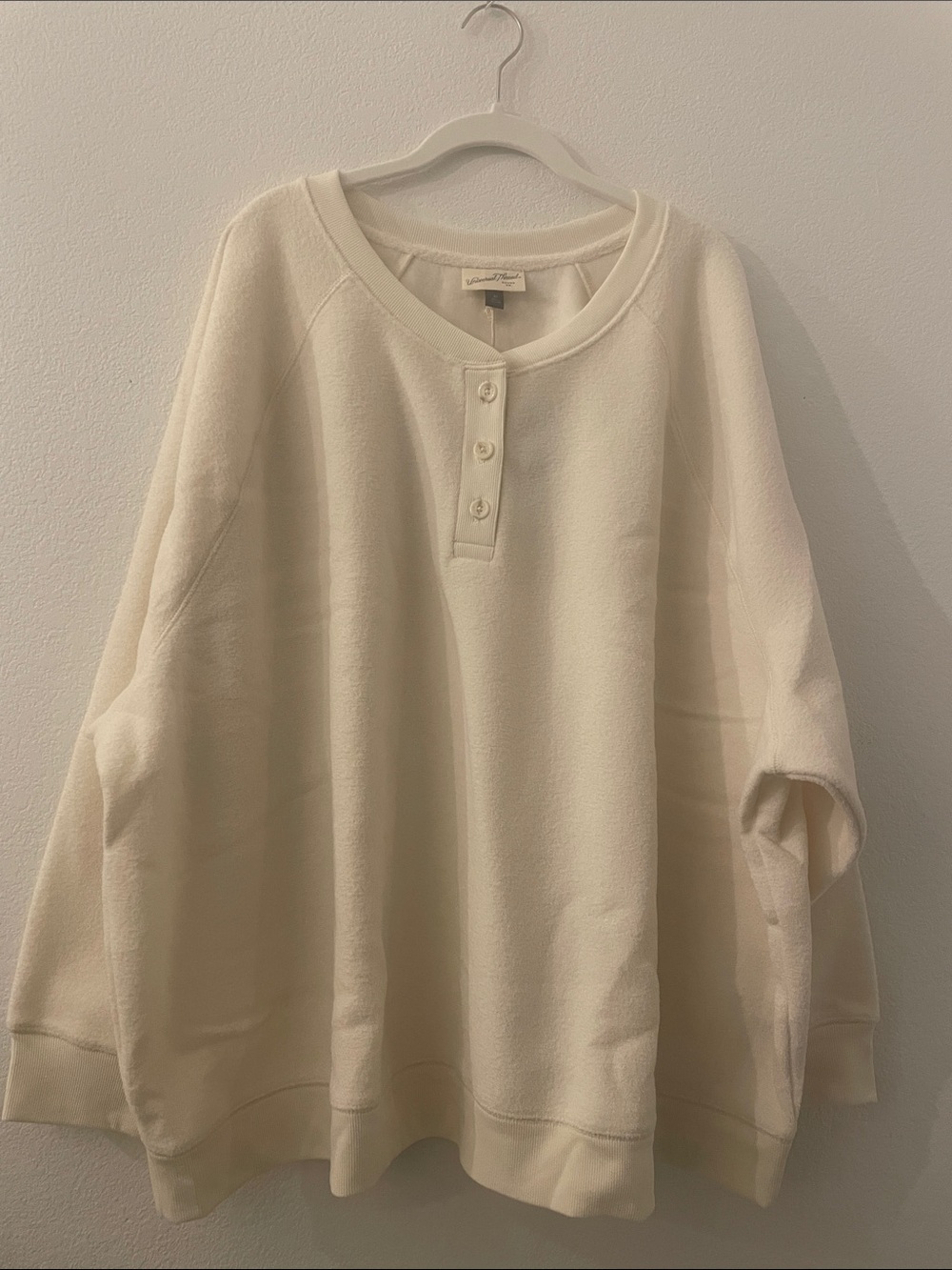 Universal Thread Women’s Cream Henley Pullover Sweater